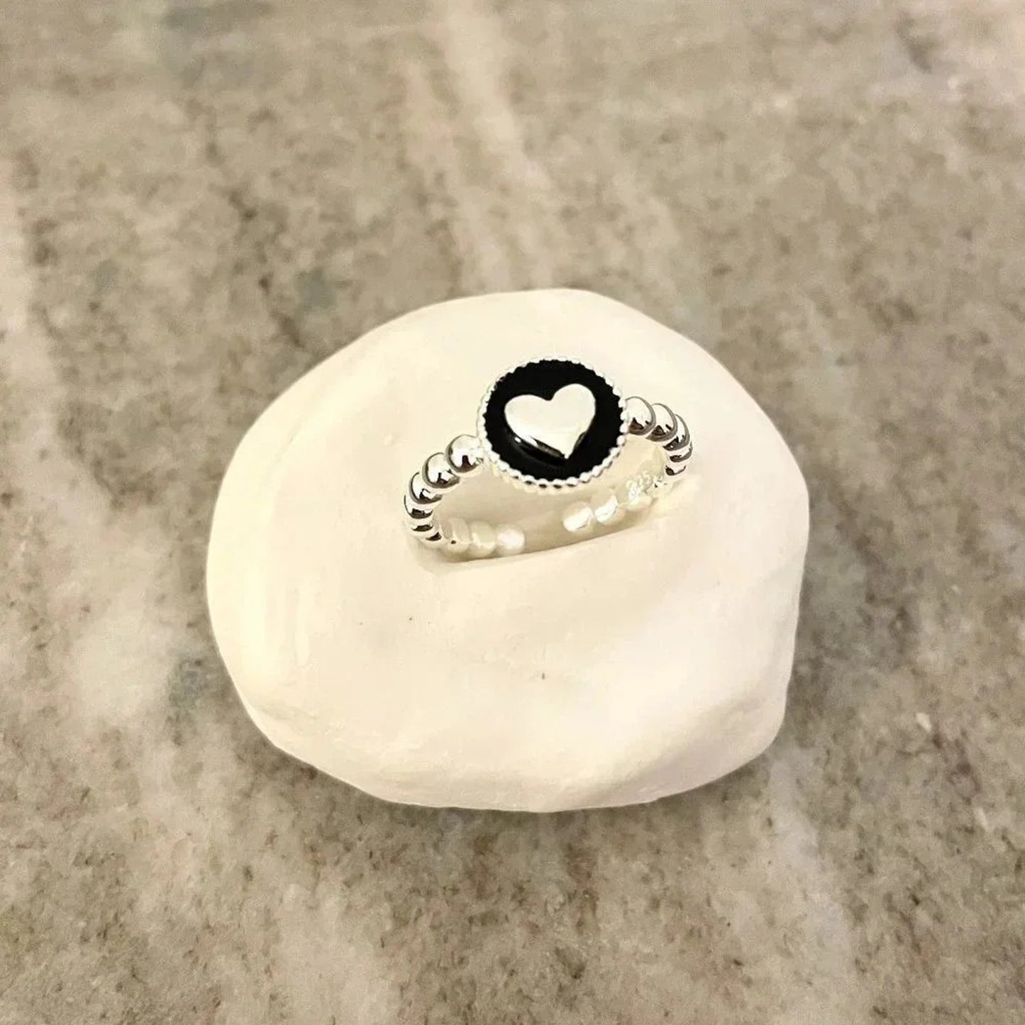 925 Sterling Silver Minimalist Black Heart Ring Dainty Heart Bead Ring