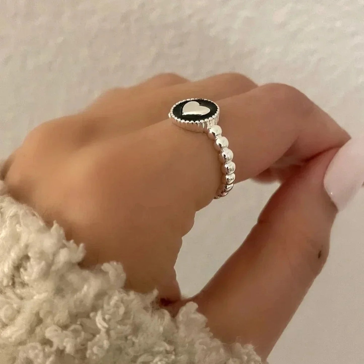 925 Sterling Silver Minimalist Black Heart Ring Dainty Heart Bead Ring